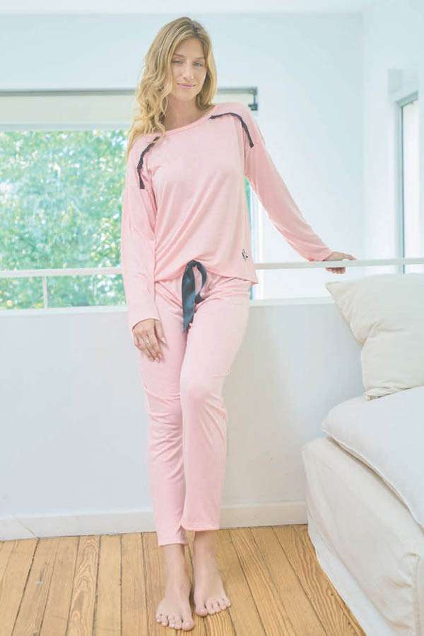 PIJAMA C/ESTAMPA Y PUNT EMMY