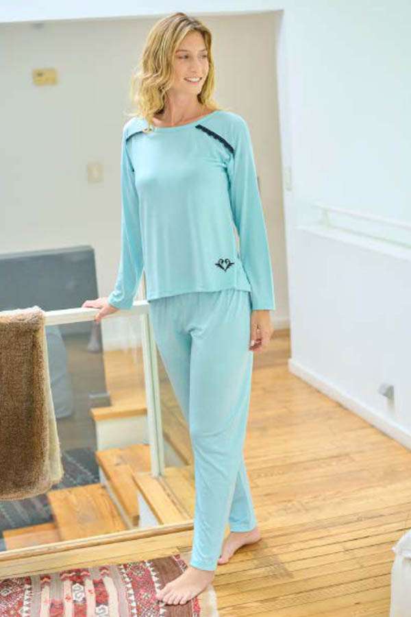 PIJAMA C/ESTAMPA Y PUNT EMMY