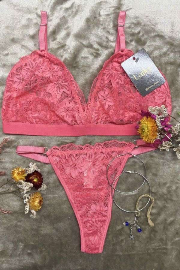 TRIANG PUNTILLA TANGA UAILEE